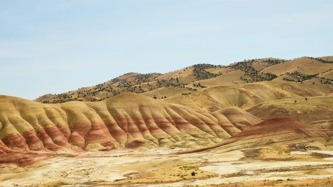 2. John Day Fossil Beds, Oregon: Volcanic Ash Turned Storybook (Image Credits: Unsplash)