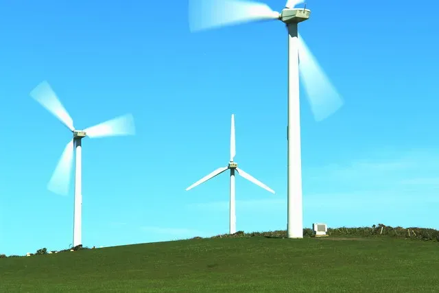 #11 Wind Energy Structures and Turbine Fields (From geograph.org.uk, CC BY-SA 2.0)