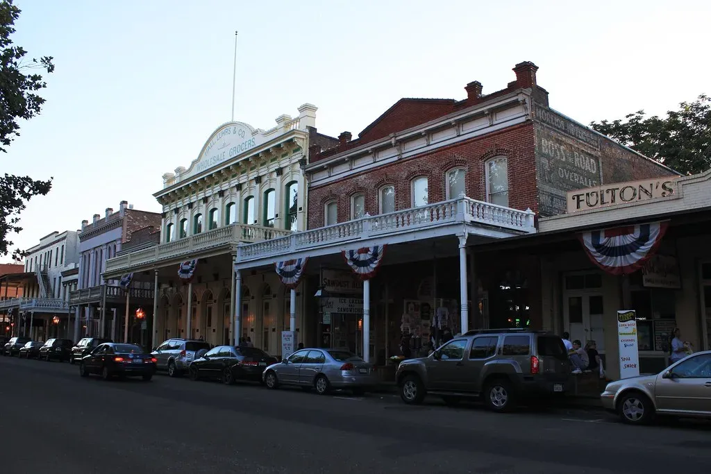 #5 - Old Sacramento's Original Storefronts Are Buried One Full Story Underground (aresauburn™, Flickr, CC BY-SA 2.0)