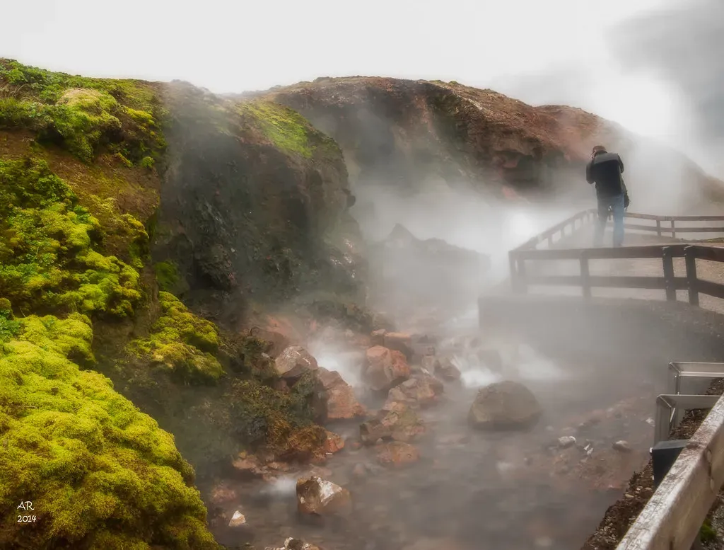 Japanese Hot Spring Bathing: Water as Therapy (Image Credits: Flickr)