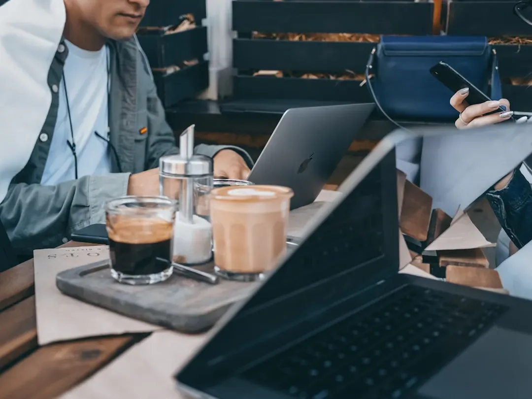 5. Build Tiny Daily Rituals That Signal “It’s Time to Work” (Image Credits: Unsplash)