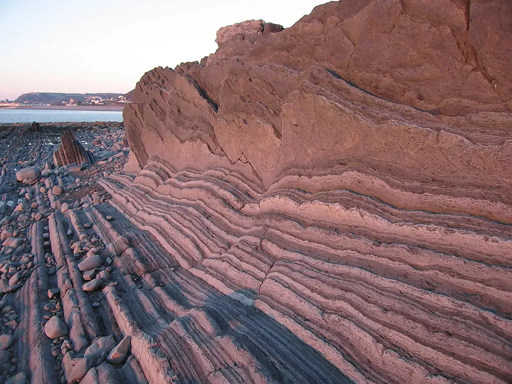 5. Ancient Shoreline Terraces Etched High Above Today’s Desert Floors (From geograph.org.uk, CC BY-SA 2.0)