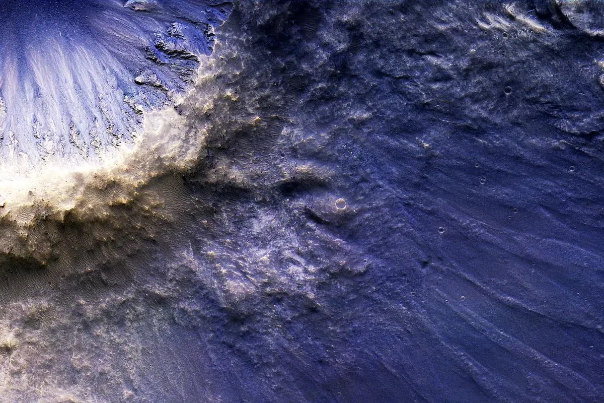 Why Water, Rocks, and Cosmic Dust Needed Each Other (Image Credits: Rawpixel)