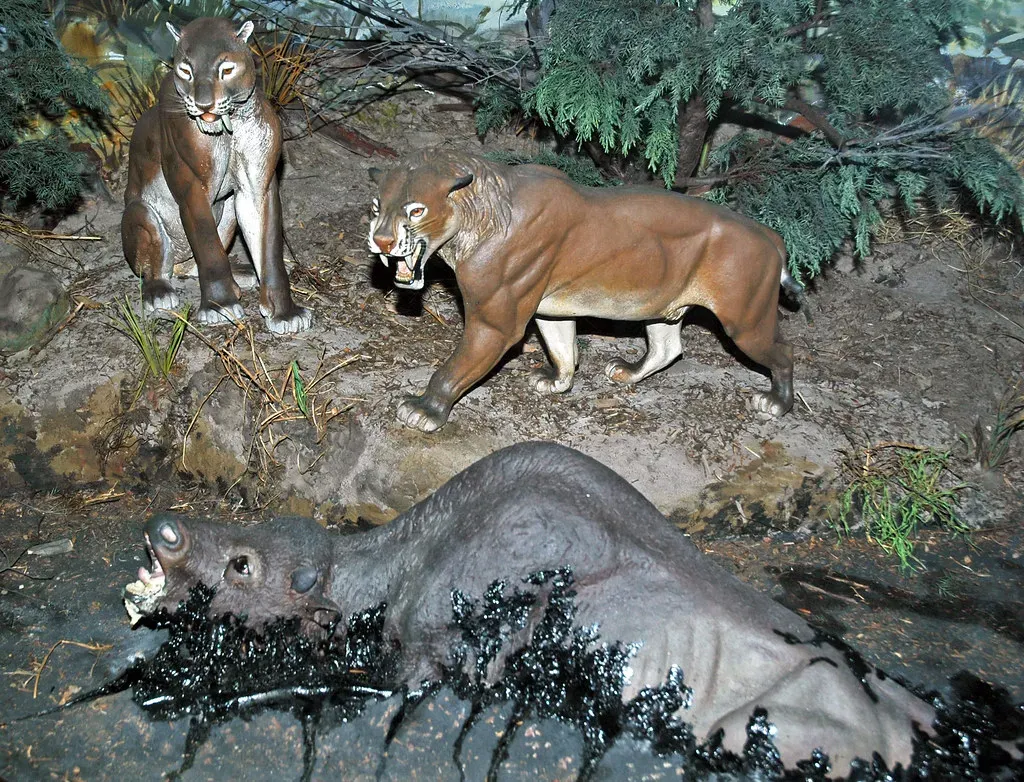 The La Brea Tar Pits: A Frozen Snapshot of Saber-Tooth Life (James St. John, Flickr, CC BY 2.0)