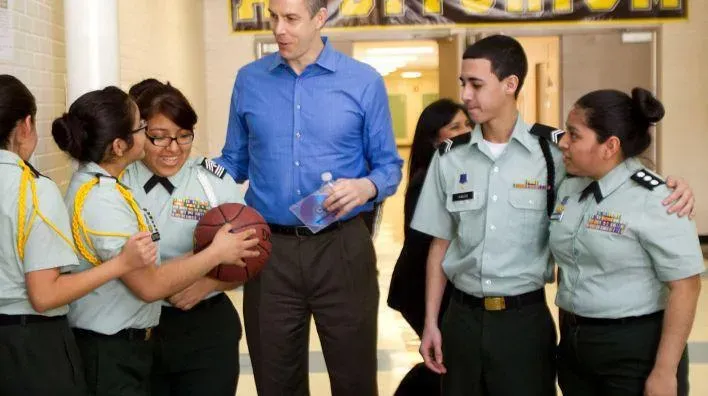 Time Seems to Slow Down During Important Moments (Image Credits: Wikimedia)