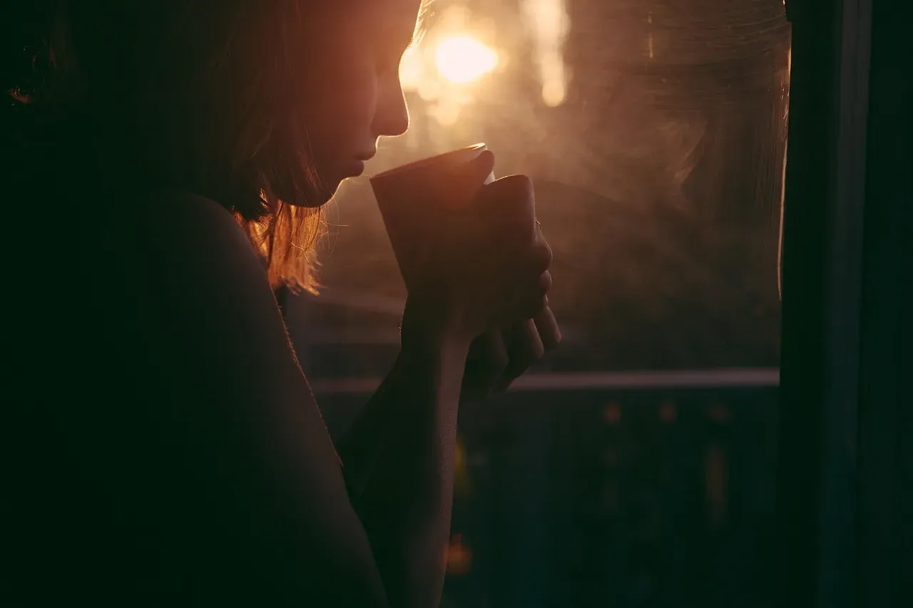 Drinking Coffee Late in the Day (Image Credits: Pixabay)