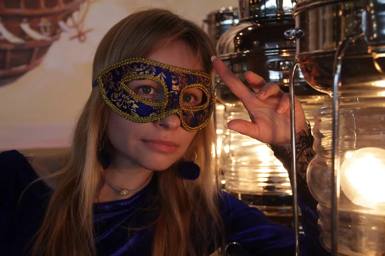 You Hide Who You Are to Meet Others' Expectations (Image Credits: Pixabay)