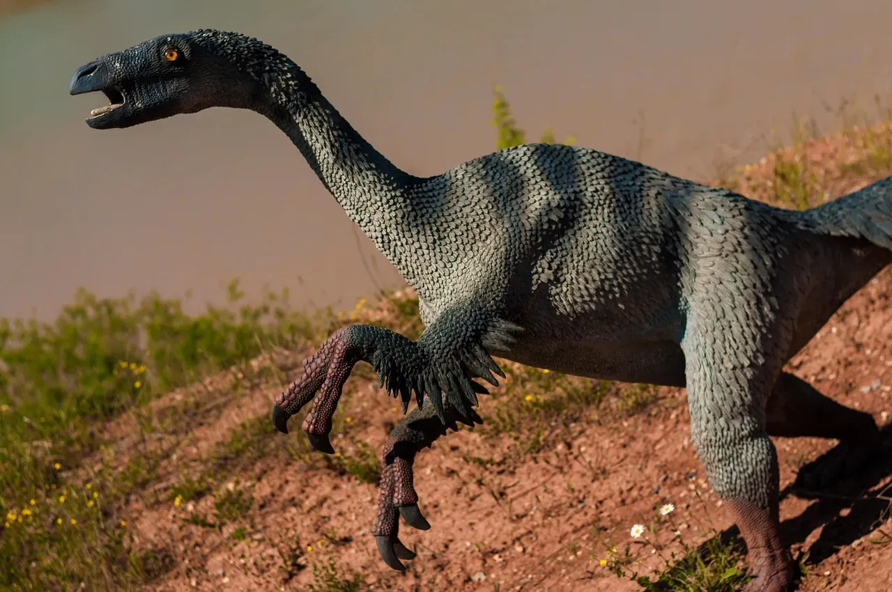 1. Evidence That Many Dinosaurs Were Truly Warm‑Blooded (Image Credits: Pixabay)