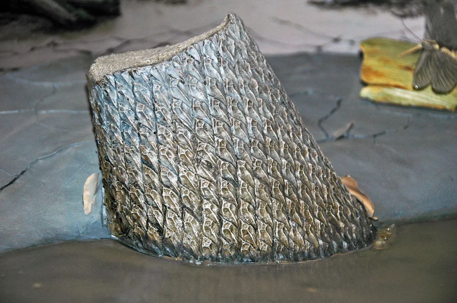 Why Wood Was Almost Indestructible for Tens of Millions of Years (Diorama of a Pennsylanian forest floor - Lepidodendron tree trunk 2, CC BY 2.0)