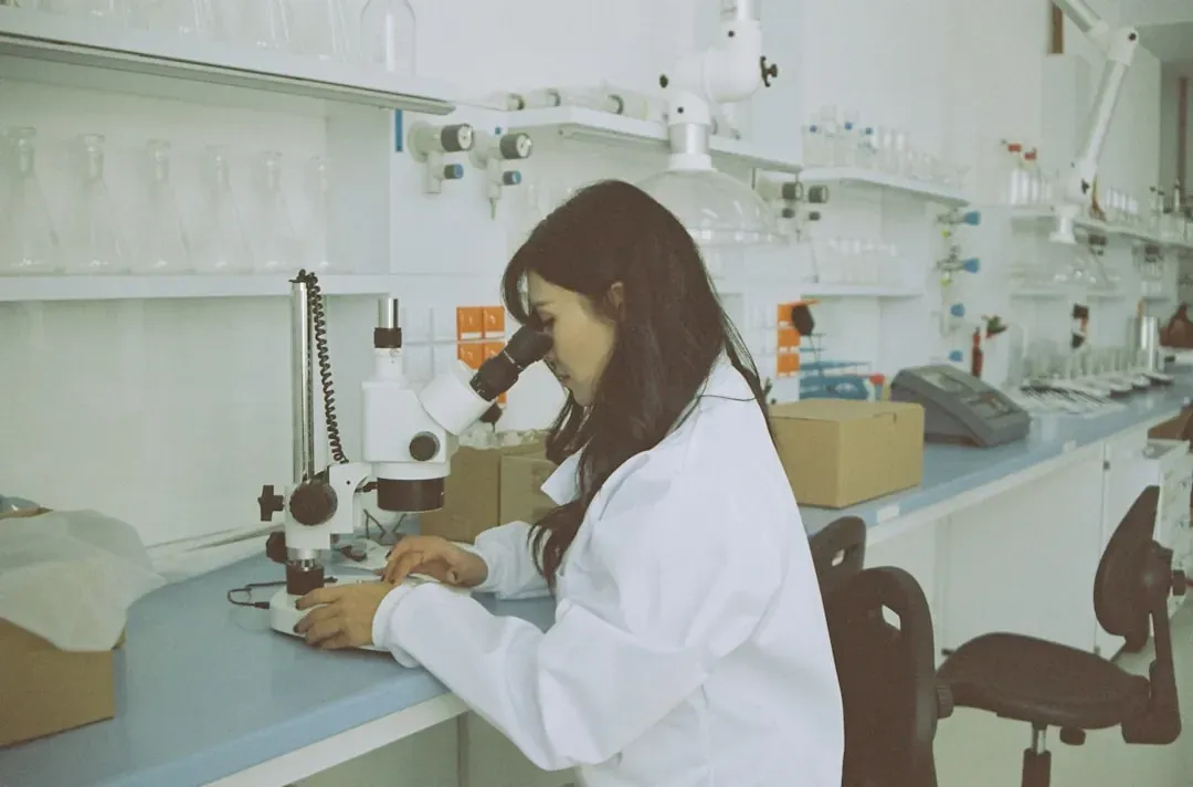 #5 The Human Factor: Fatigue, Pressure, and Overtrust in the Lab (Image Credits: Unsplash)