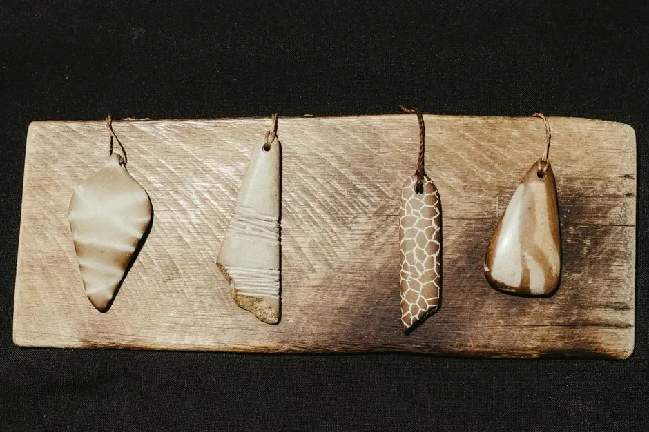 5. They Made Art, Ornaments, and Probably Used Symbolic Markings (Image Credits: Pexels)