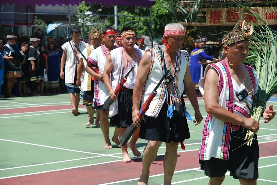 Tribalism and In-Groups: Why “Us vs. Them” Feels So Natural (Image Credits: Pexels)