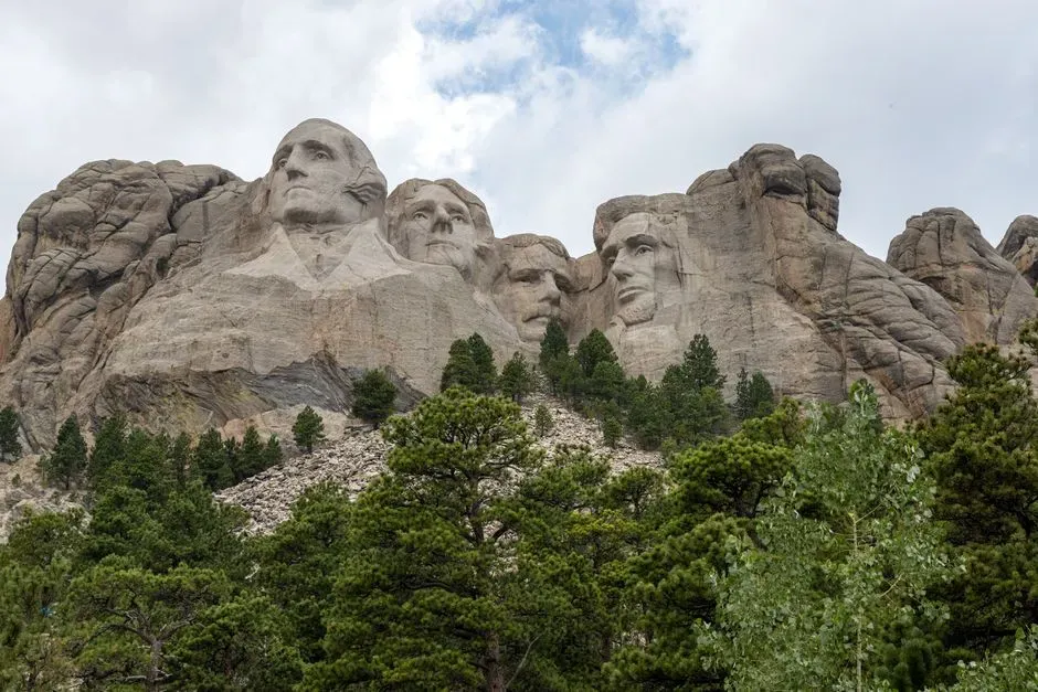 #4 - Mount Rushmore Hides a Vault Behind Lincoln's Head (Image Credits: Pexels)