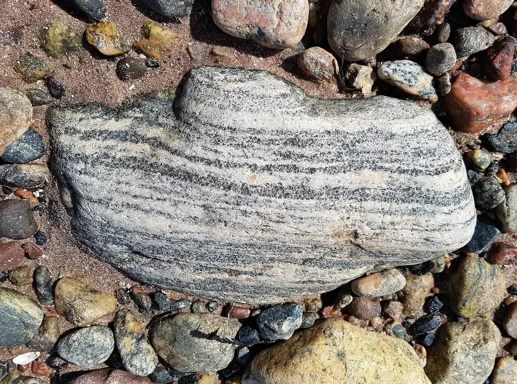 3. Acasta Gneiss, Canada: The Oldest Exposed Rock on Earth (S. Rae, Flickr, CC BY 2.0)