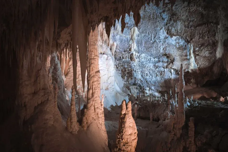 #9 - La Tetera Cave, Arizona (Image Credits: Pexels)