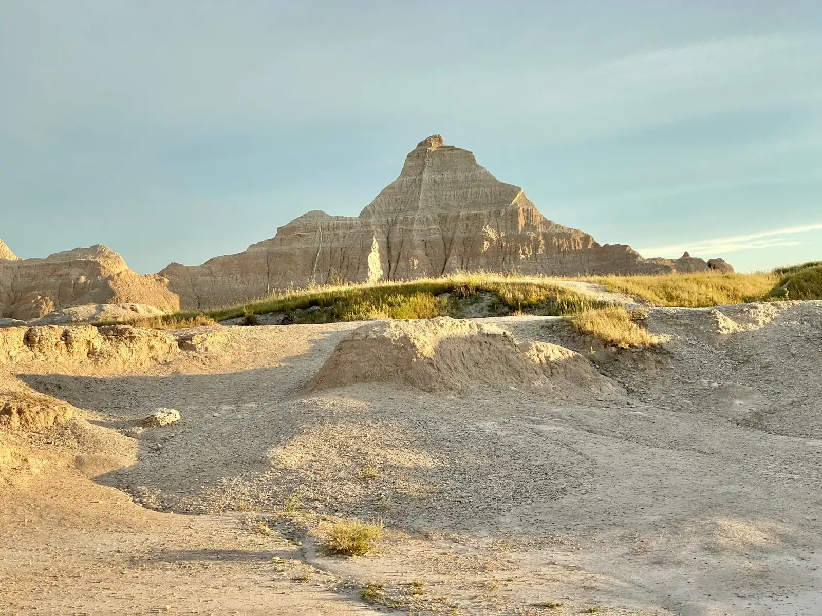 Badlands Preserve Mammal Evolution Over Millions of Years (Image Credits: Wikimedia)