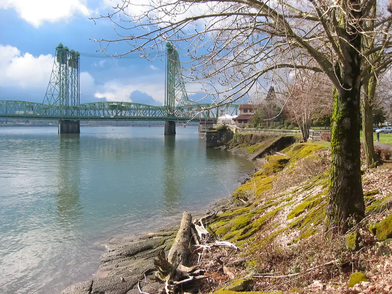 #13 - The Interstate Bridge Over the Columbia River Is Stuck in 1917 (By plfy, CC BY-SA 2.0)