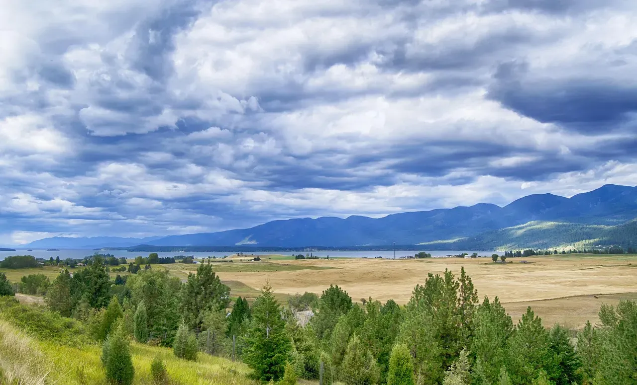 Montana: Where Dinosaurs Ruled the Edge of the Sea (Image Credits: Pixabay)