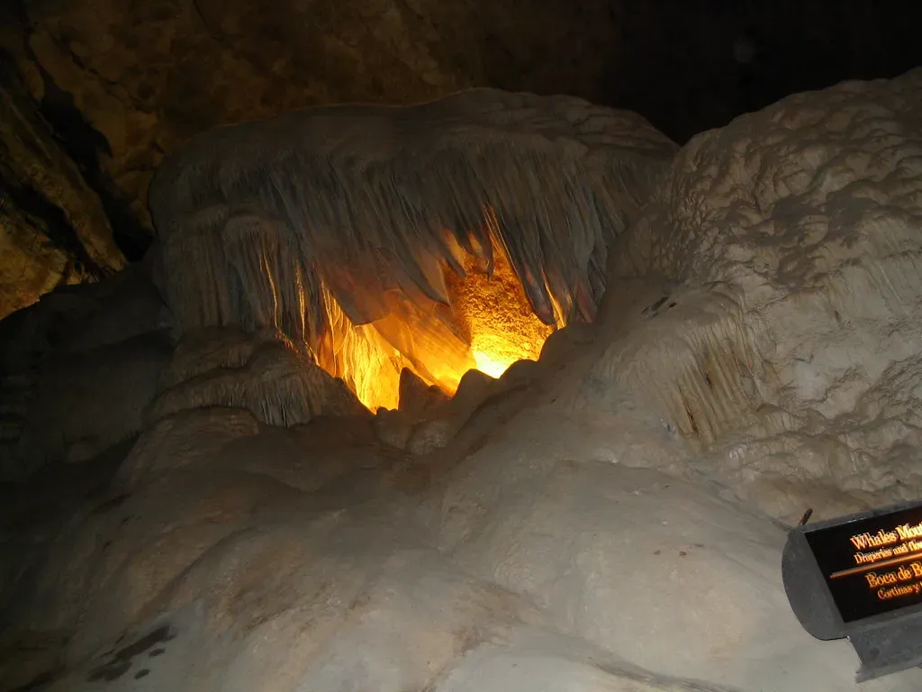 7. Cave Hearths and Soot That Revealed Mastery of Fire (Ken Lund, Flickr, CC BY-SA 2.0)