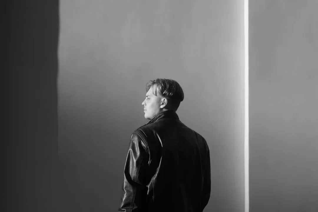 The Intellectual Starvation You Can't Explain to Others (Image Credits: Unsplash)