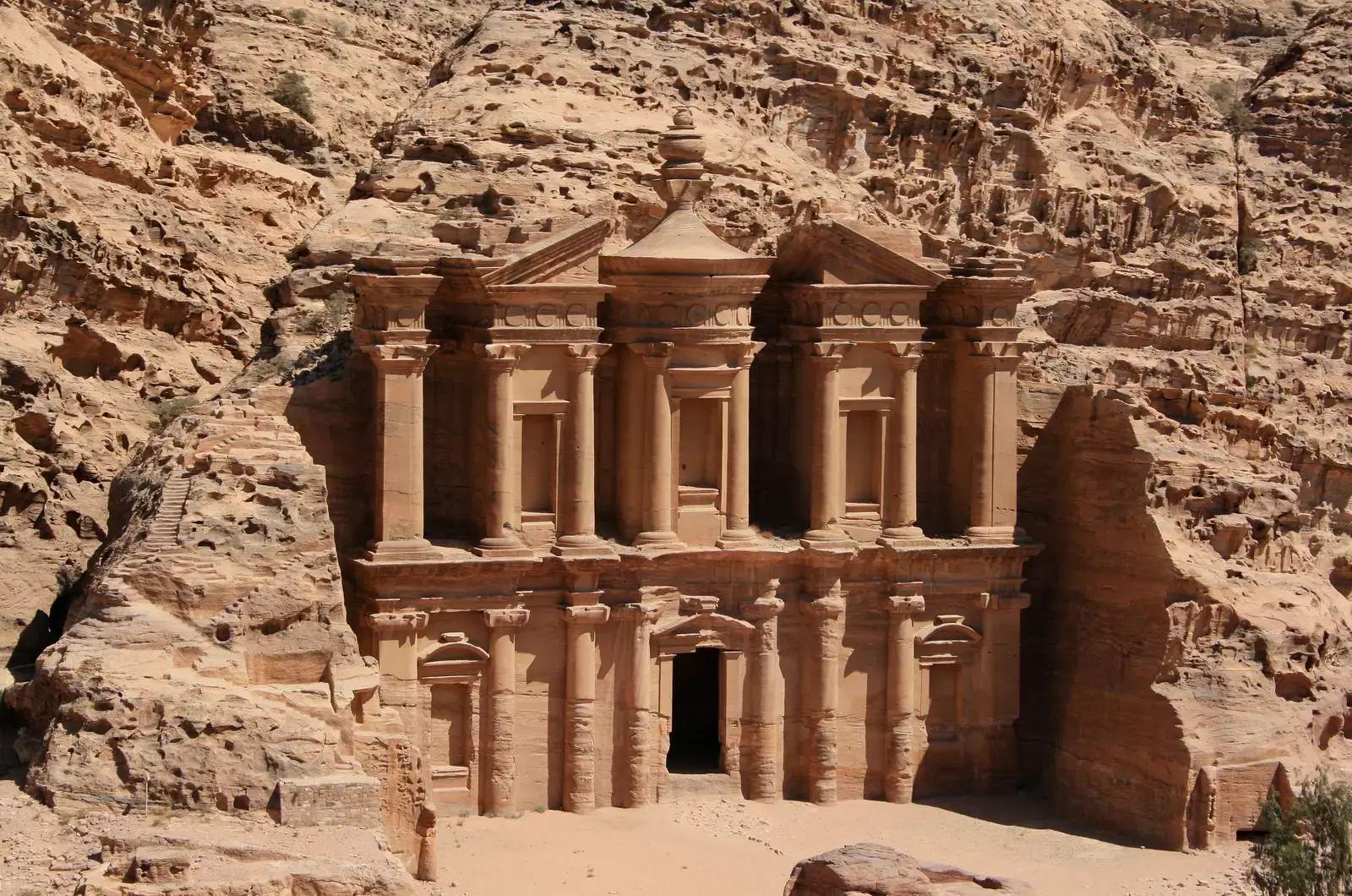 Petra, Jordan: The Rose City Carved in Desert Stone (Image Credits: Wikimedia)