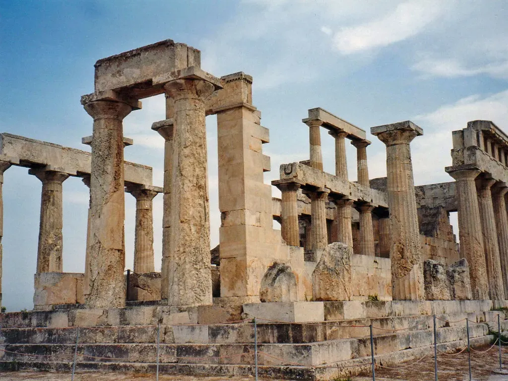 The Hidden Psychology Behind Our Obsession With Ancient Ruins (Alun Salt, Flickr, CC BY-SA 2.0)