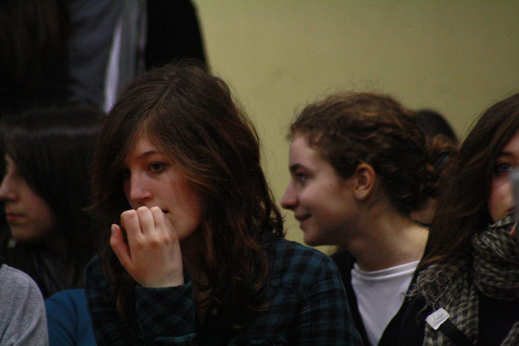 Notice Their Unconscious Physical Habits (Image Credits: Flickr)