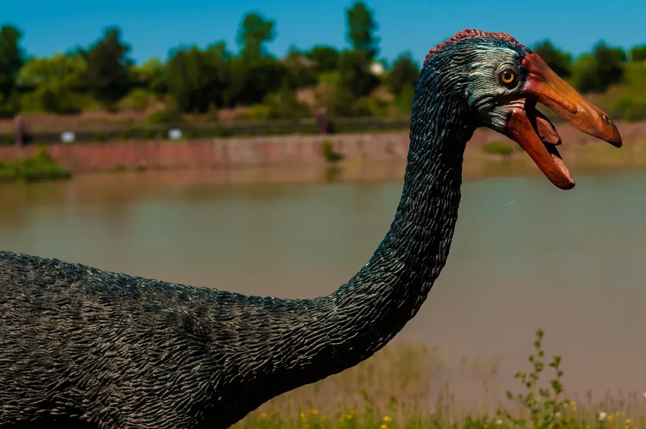 Theropods: The Unlikely Ancestors of Every Bird on Earth (Image Credits: Pixabay)