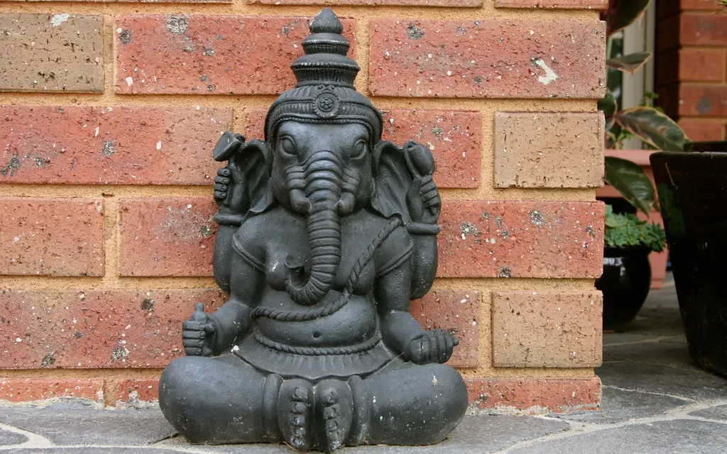 Ancient India and Hinduism: A Living Tradition of Sacred Animals (Nagarjun, Flickr, CC BY 2.0)