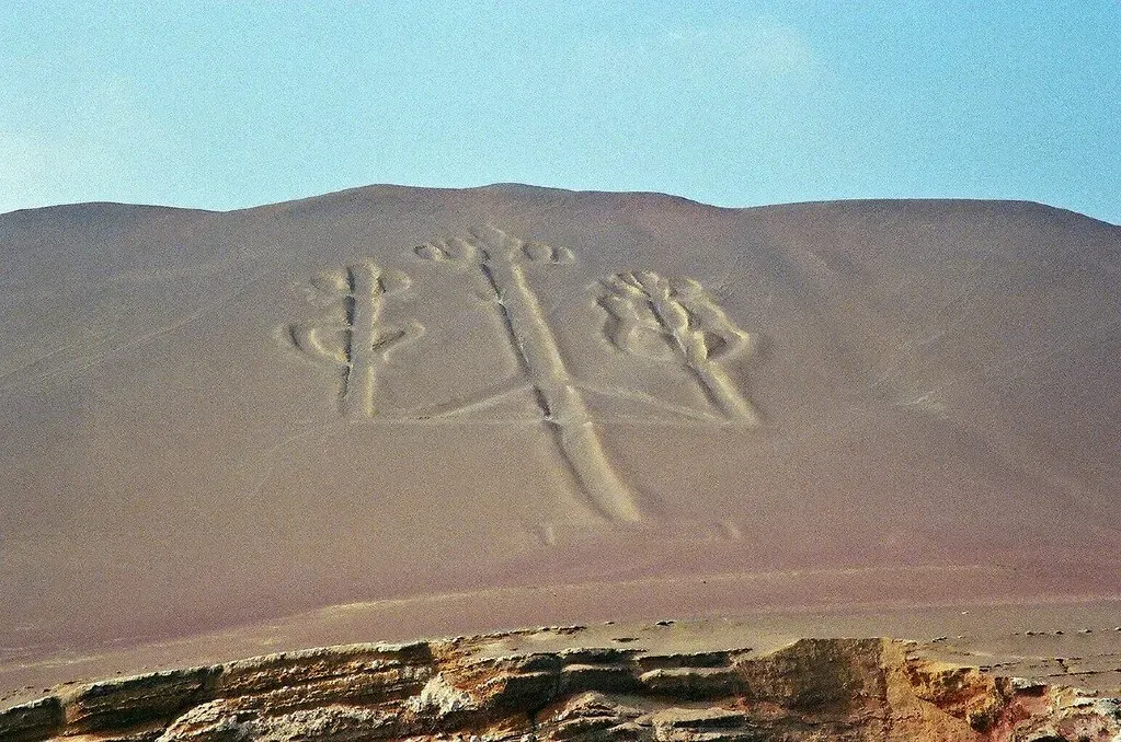 #12 – The Paracas Candelabra's Unknown Makers (Bruno Girin, Flickr, CC BY-SA 2.0)