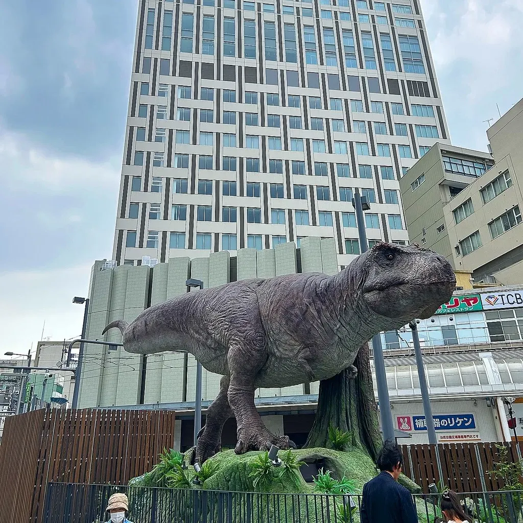 6. Dinosaurs Were Just Oversized Lizards, Not Related to Birds (Kanesue, Flickr, CC BY 2.0)