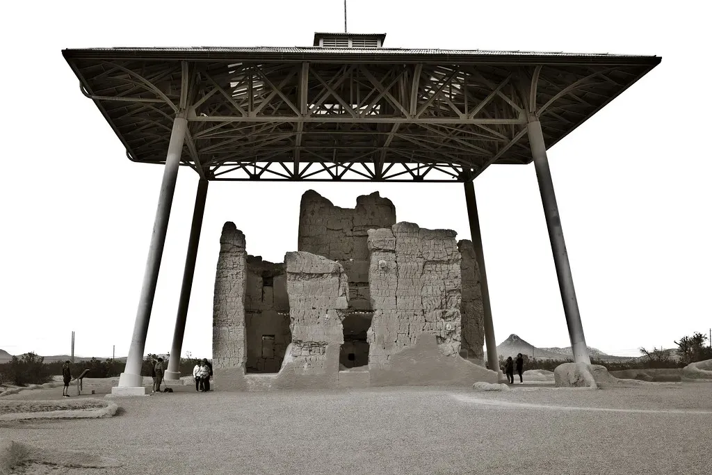 Casa Grande Ruins, Arizona: A Mysterious Great House in the Desert (A Guy Named Nyal, Flickr, CC BY-SA 2.0)