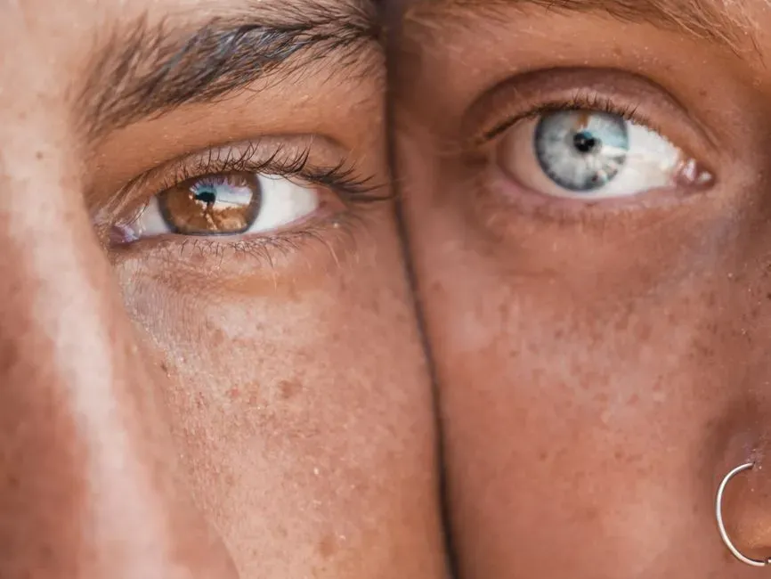 3. Random Mutations Plus Non-Random Selection Create Stunning Order (Image Credits: Pexels)