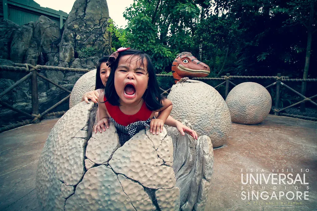 From fear to fascination: how childhood terror turned into lifelong dinosaur fandom (esharkj, Flickr, CC BY 2.0)
