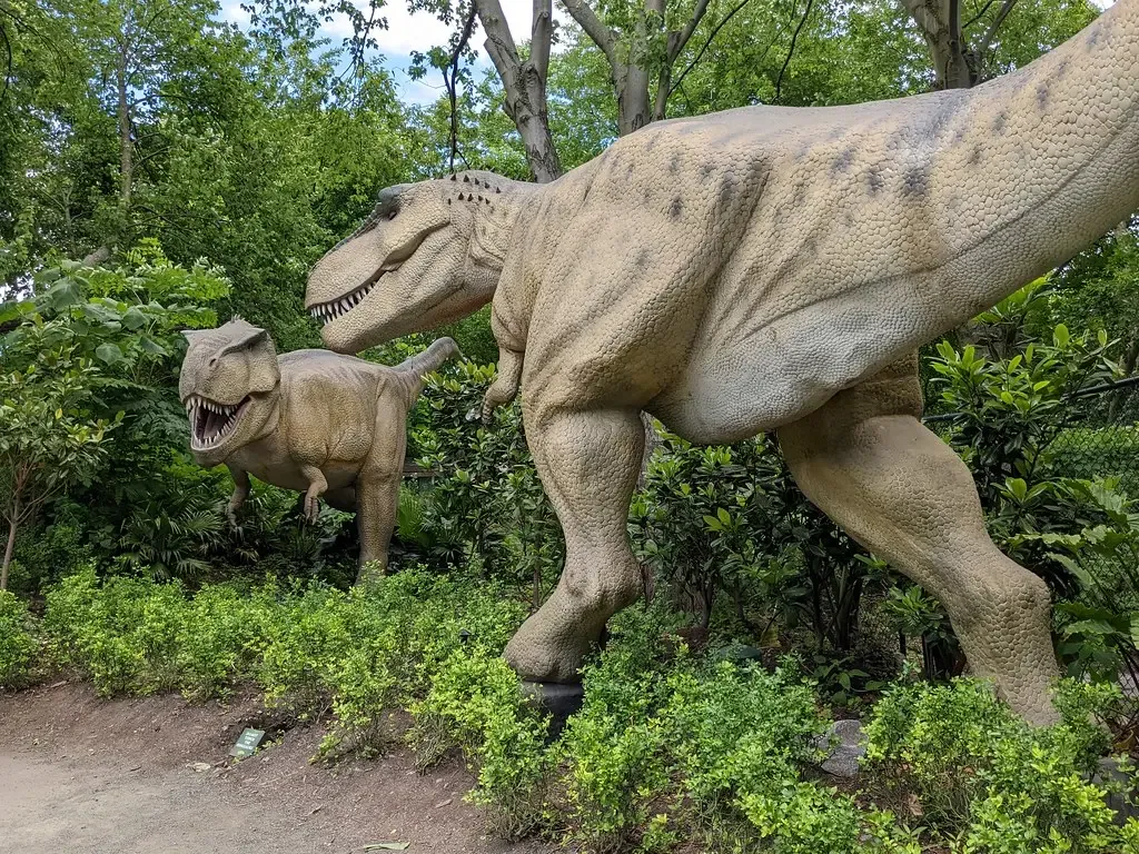Tyrannosaurs on the Hunt: Were They Stalking the Herd? (Image Credits: Flickr)