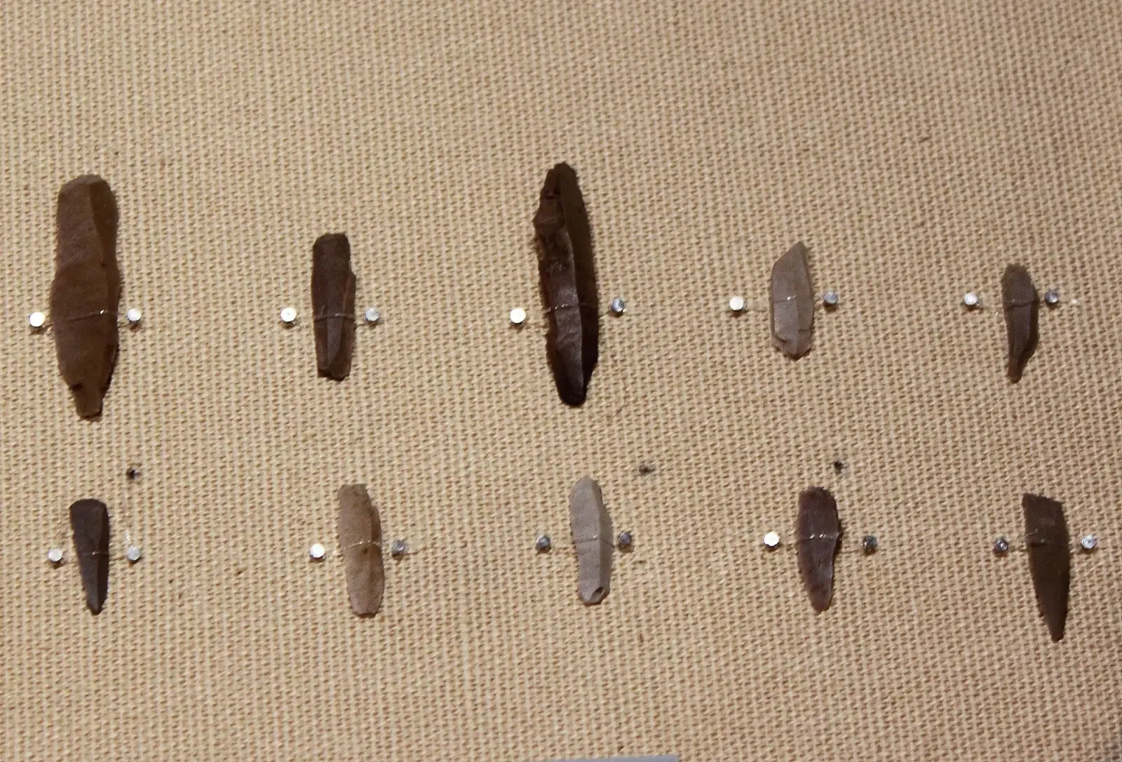 #21 - Precision Stone Toolmaking at Micron Scale (By Kakidai, CC BY-SA 3.0)