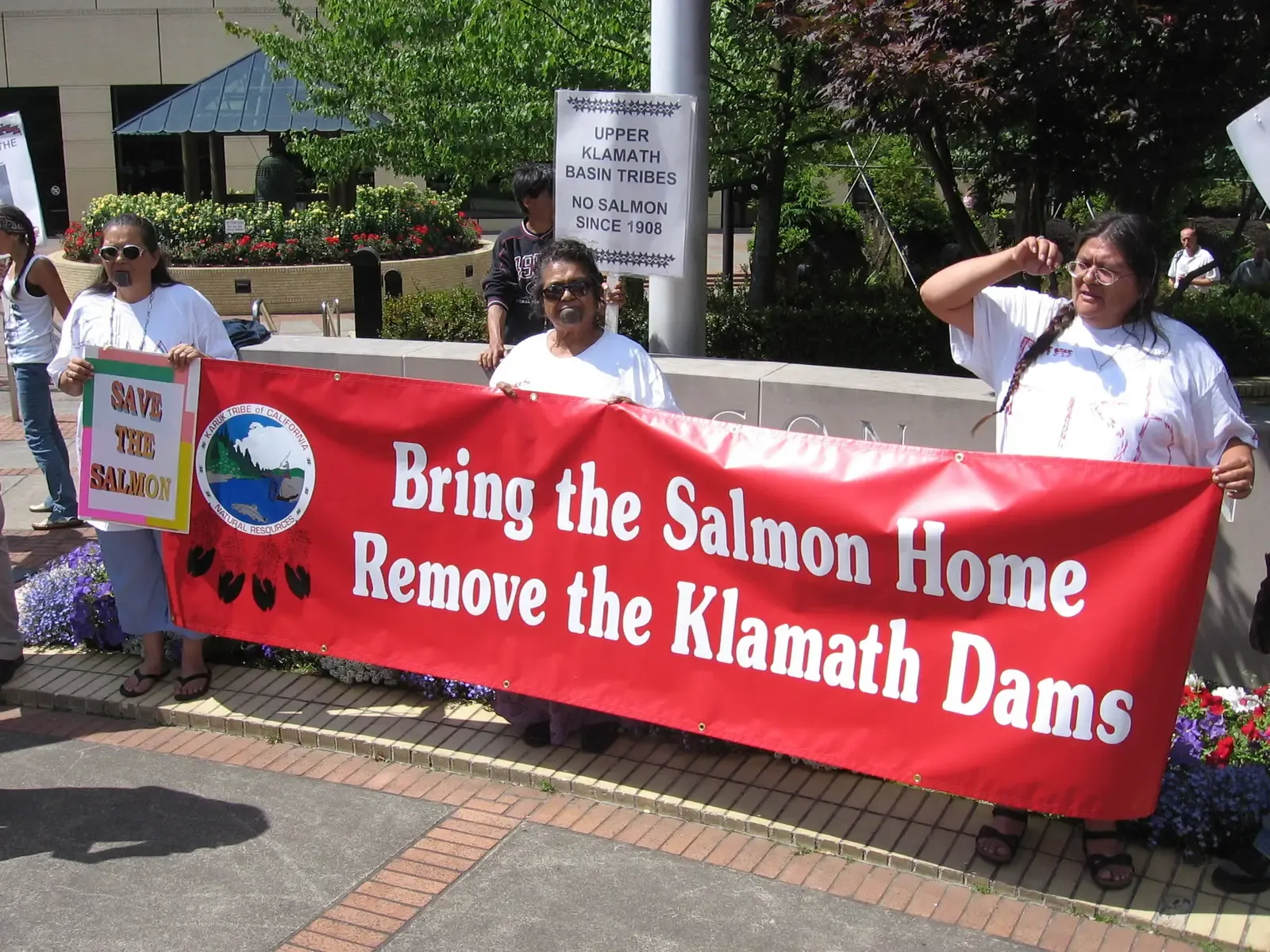 2. The Klamath Tribe: The Mountain That Fell from the Sky (By Patrick McCully, CC BY 2.0)