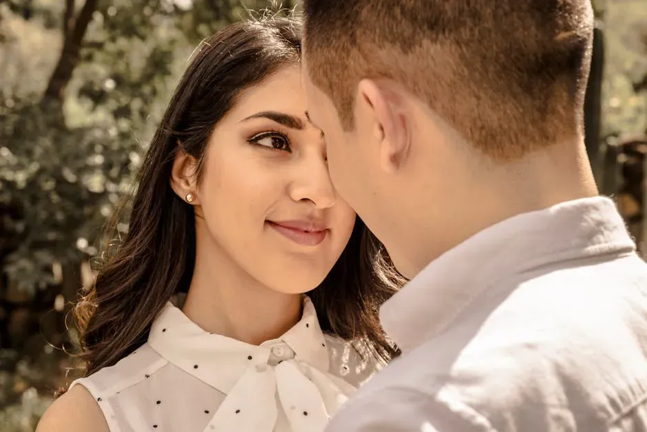 1. Use Warm Eye Contact And Open Body Language As Your Silent First Impression (Image Credits: Pexels)