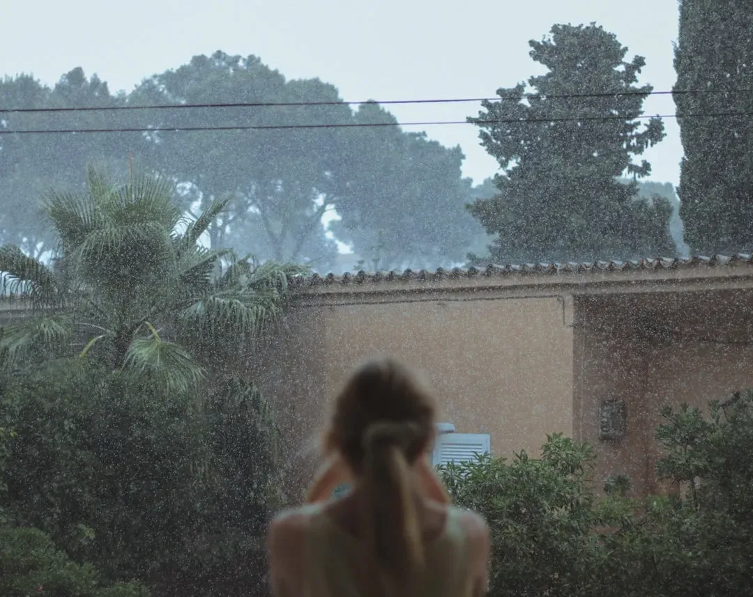 The Quieting Effect of Heavy Rain on an Overstimulated Brain (Image Credits: Unsplash)
