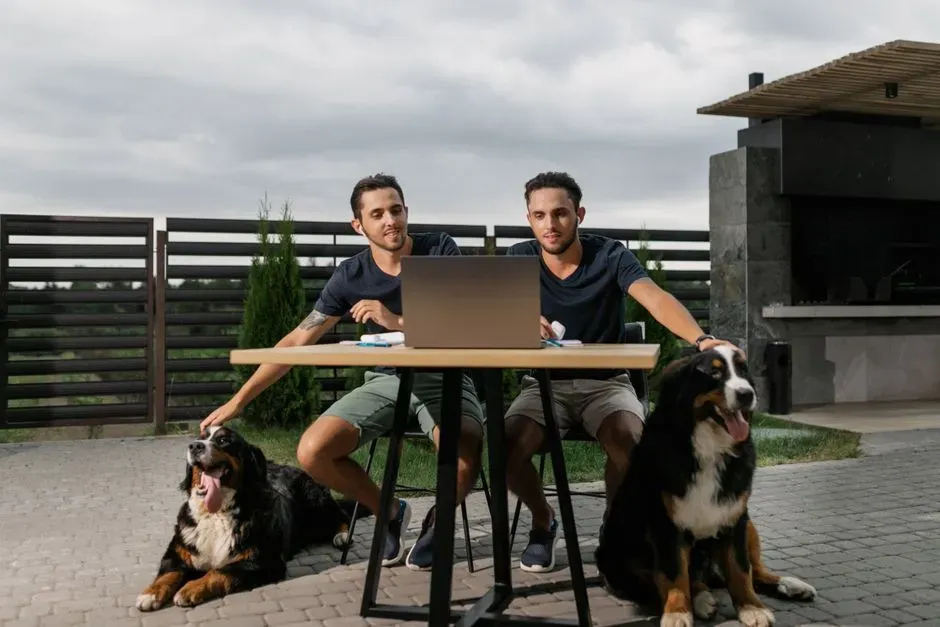 10. Co‑Evolution with Dogs Challenges the Myth of Human Self‑Sufficiency (Image Credits: Pexels)