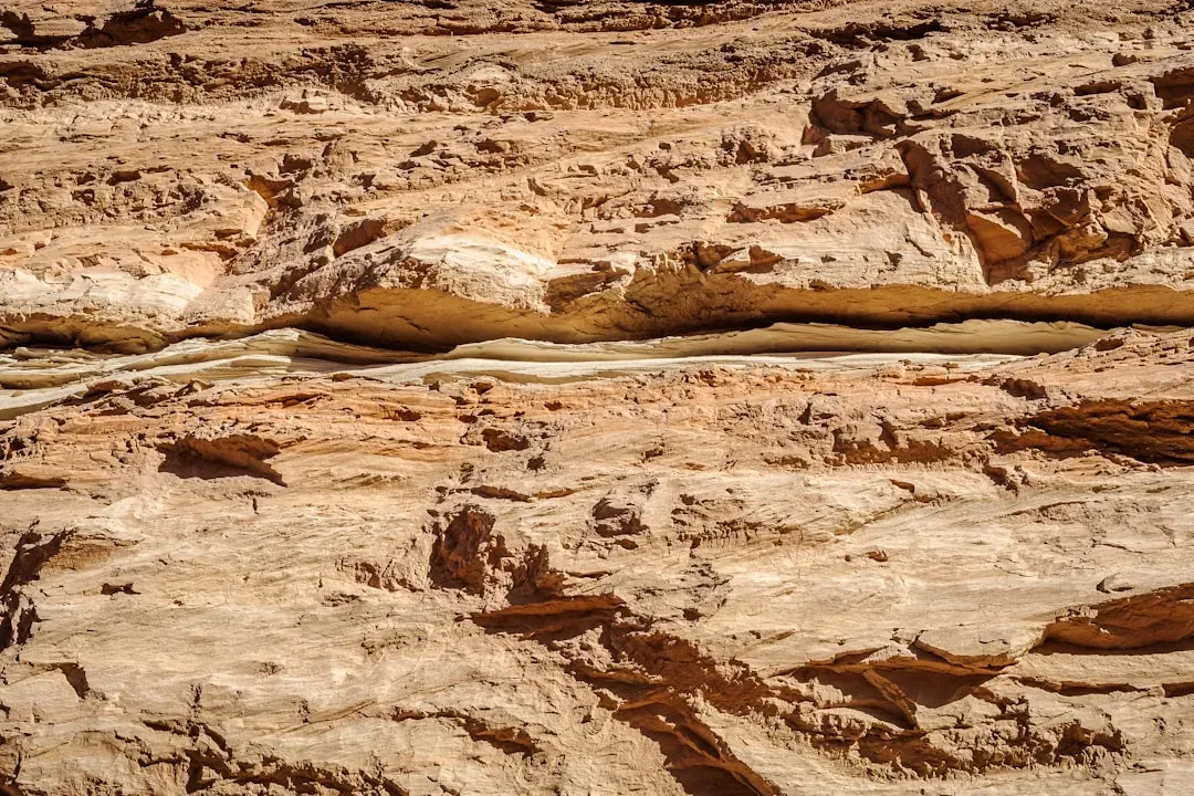 Reading the Rock: How Geologists Decode Ancient River Courses (Image Credits: Unsplash)