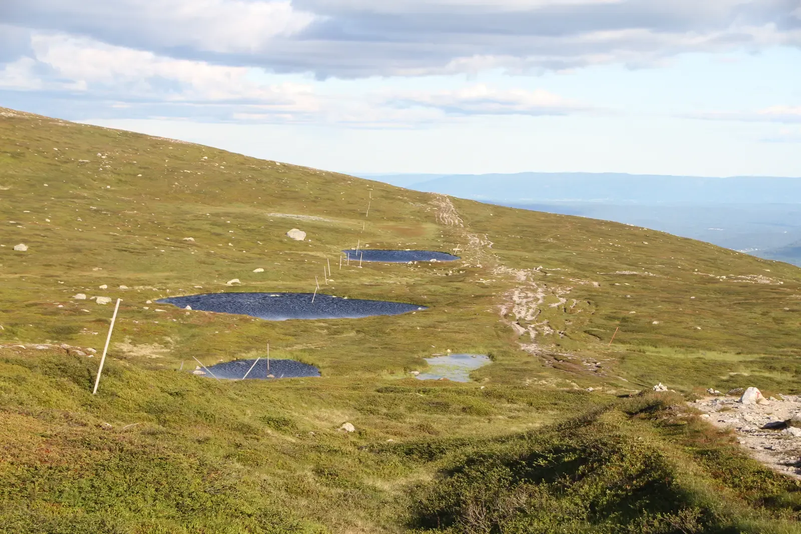 #10 Kettle Holes and Outwash Plains: Where Meltwater Finishes the Job (By Bjoertvedt, CC BY-SA 3.0)