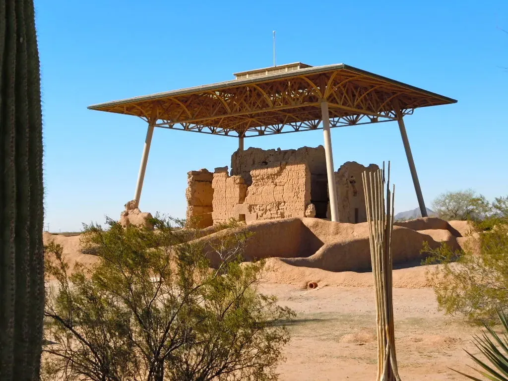 9. Casa Grande Ruins National Monument, Arizona - The Desert's Great Mystery (On the White Line, Flickr, CC BY 2.0)