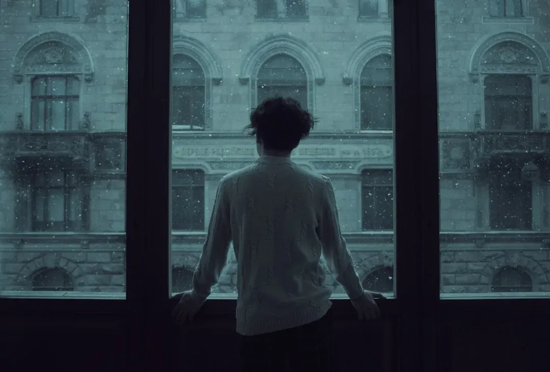 The Dark Side: Loneliness as a Modern Survival Alarm (Image Credits: Unsplash)
