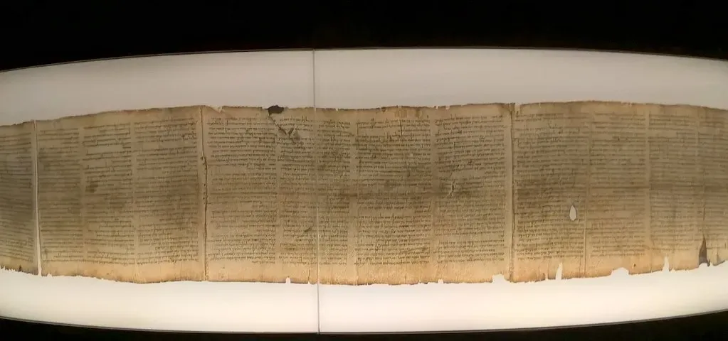 The Dead Sea Scrolls: Hidden Words That Shook Two Religions (larrywkoester, Flickr, CC BY 2.0)