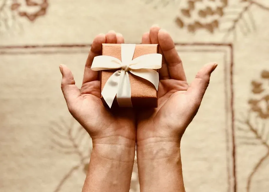 Conclusion: Why Small Gifts Might Be One of Our Truest Human Signatures (Image Credits: Pexels)