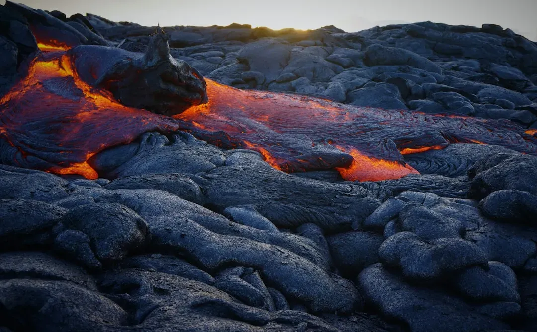A restless surface: lava plains, newborn oceans, and no land life (Image Credits: Unsplash)