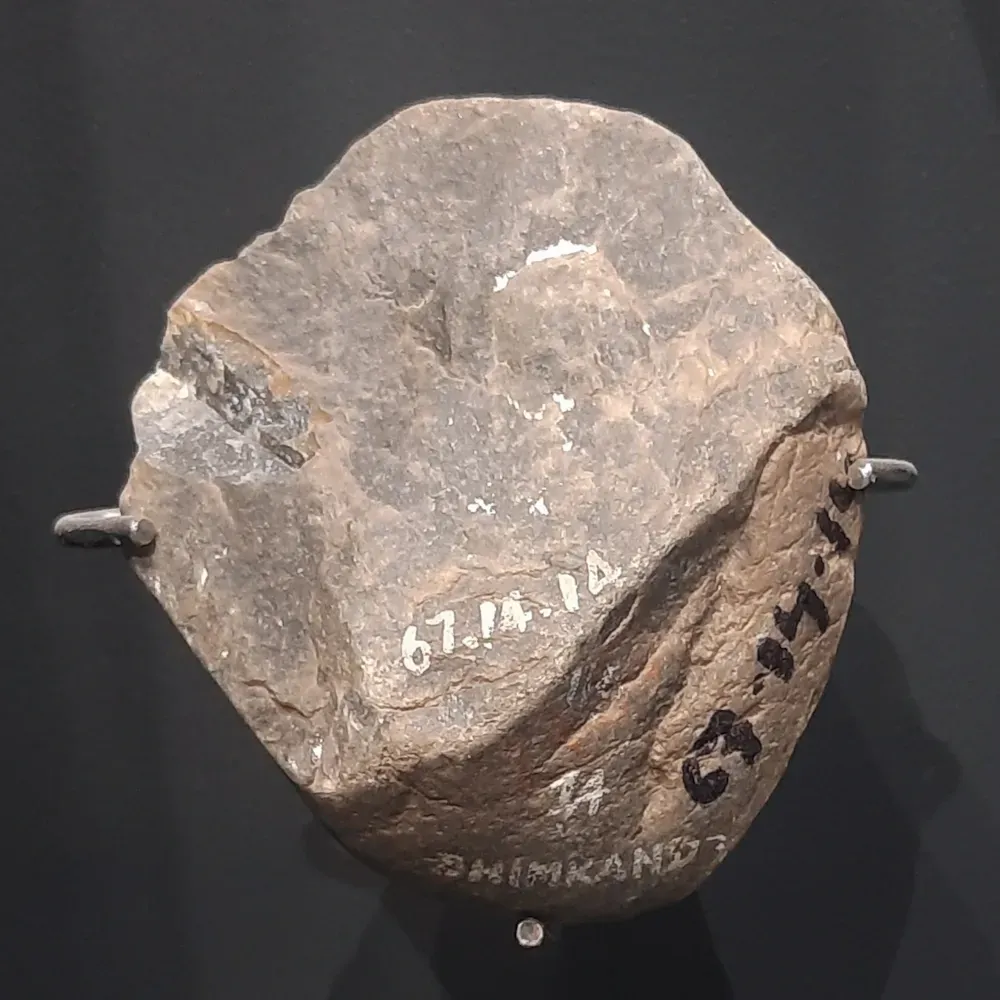 6. Flint tools and the show’s obsession with sharp “gadgets” (By MaxA-Matrix, CC BY-SA 4.0)