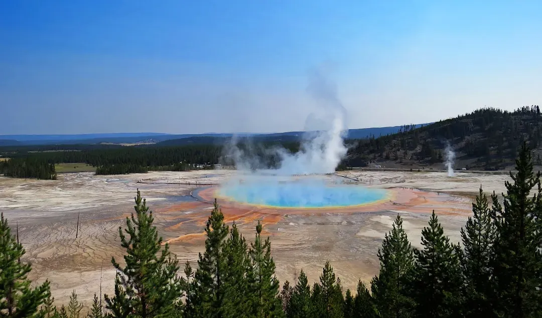 Hotspots on the Move: The Yellowstone Track Across the Northwest (Image Credits: Unsplash)