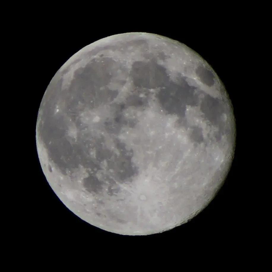 The Moon's Magnetic Pull on Your Sleep (Image Credits: Flickr)